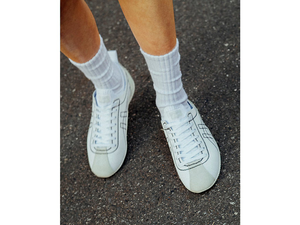 Onitsuka Tiger Sclaw Sneakers - White / Black