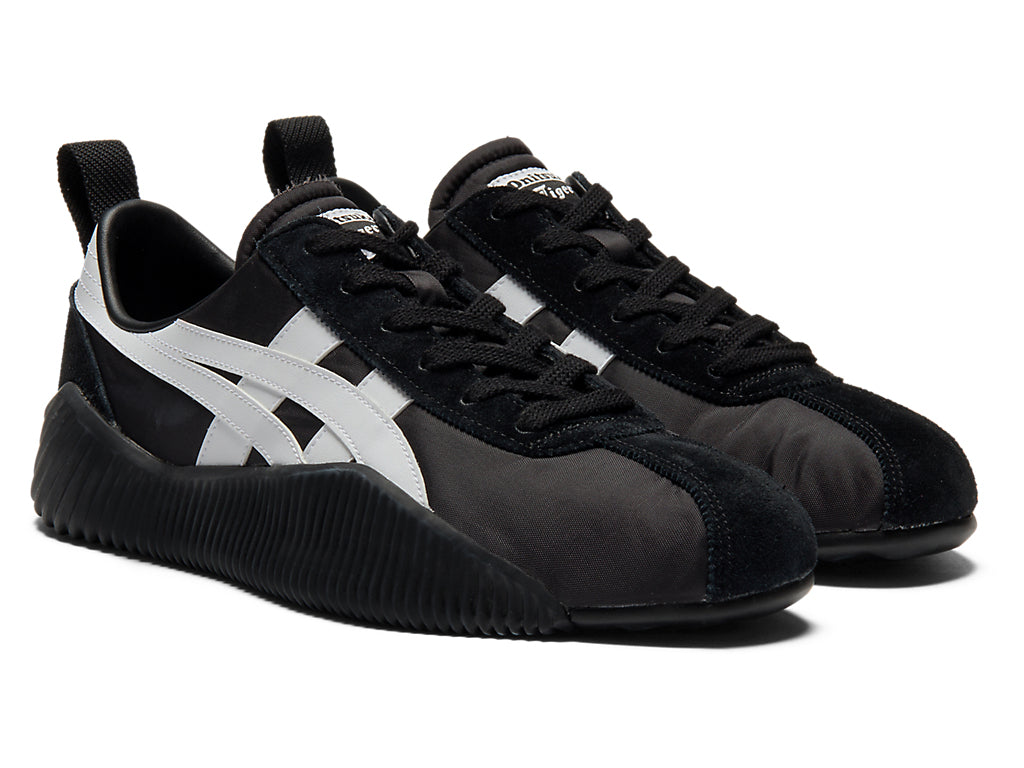 Onitsuka Tiger Acromount Sneakers - Black / White