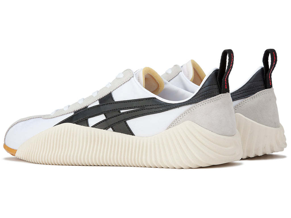Onitsuka Tiger Acromount Sneakers - White / Black